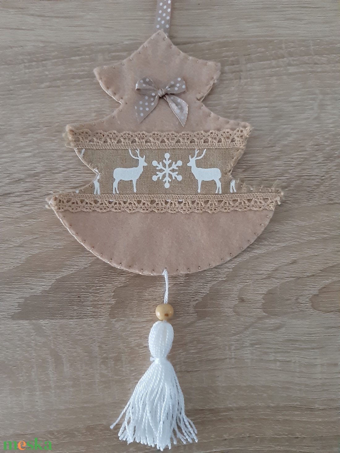 Filc téli duó - világosbarna és fehér színvilágban, rénszarvasokkal - karácsony - karácsonyi lakásdekoráció - karácsonyfadíszek - Meska.hu