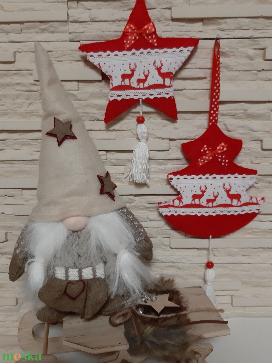 Filc téli duó - piros és fehér színvilágban, rénszarvasokkal - karácsony - karácsonyi lakásdekoráció - karácsonyfadíszek - Meska.hu