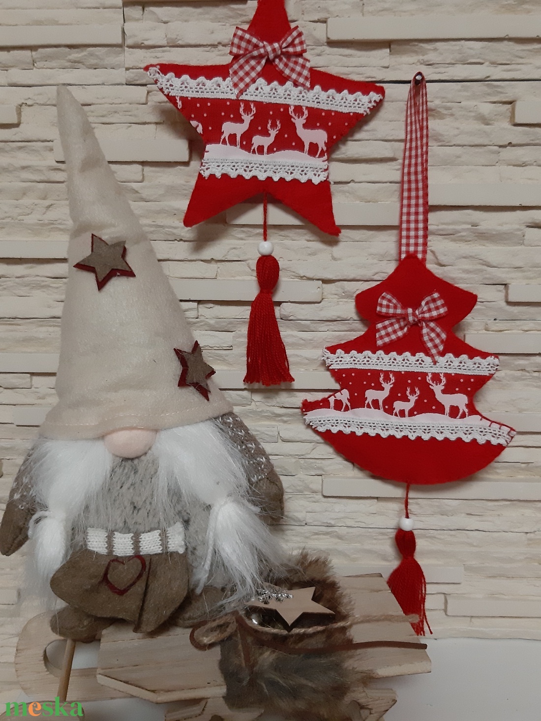 Filc téli duó - piros és fehér színvilágban, rénszarvasokkal - karácsony - karácsonyi lakásdekoráció - karácsonyfadíszek - Meska.hu