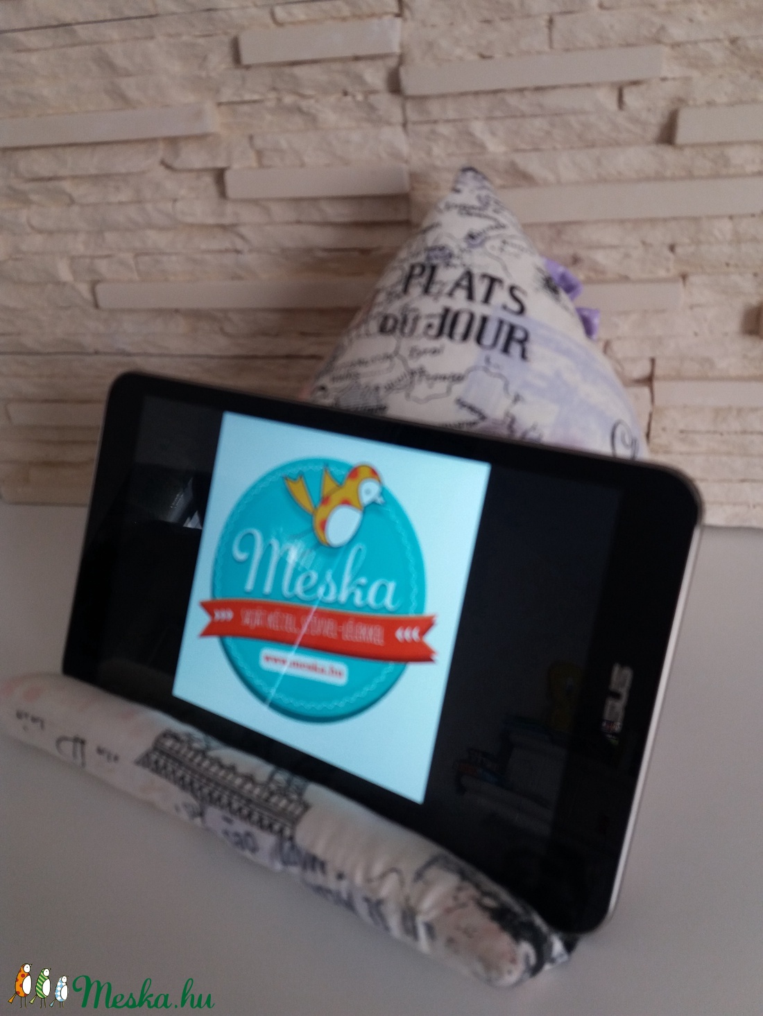 Tablet, telefon és kütyütartó párna - Párizs, lila virággal - táska & tok - laptop & tablettartó - ebook & tablet tok - Meska.hu Tablet, telefon és kütyütartó párna - Párizs, lila virággal - táska & tok - laptop & tablettartó - ebook & tablet tok - Meska.hu