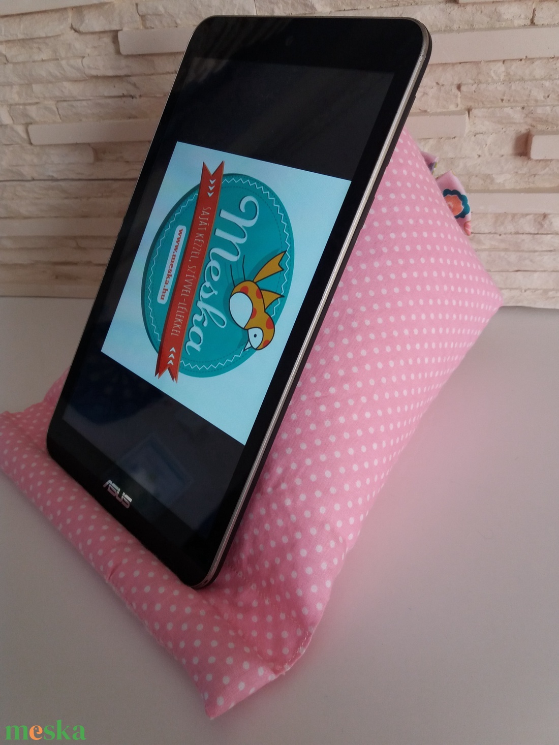 Tablet, telefon és kütyütartó párna - rózsaszín, pöttyös - otthon & életmód - tárolás & rendszerezés - íróasztali tároló - Meska.hu