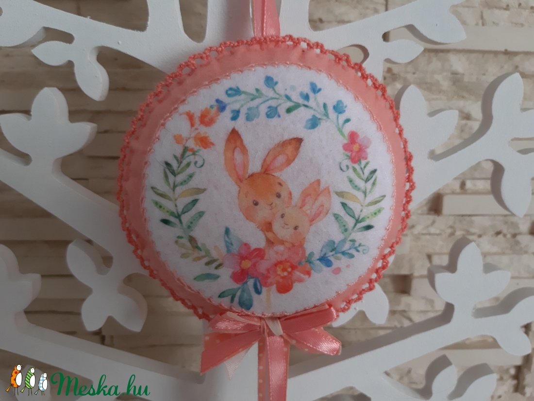 Puha filc dekoráció - nyuszi mama kis nyuszkóval, barack színvilágban - otthon & életmód - dekoráció - fali és függő dekoráció - falra akasztható dekor - Meska.hu Puha filc dekoráció - nyuszi mama kis nyuszkóval, barack színvilágban - otthon & életmód - dekoráció - fali és függő dekoráció - falra akasztható dekor - Meska.hu