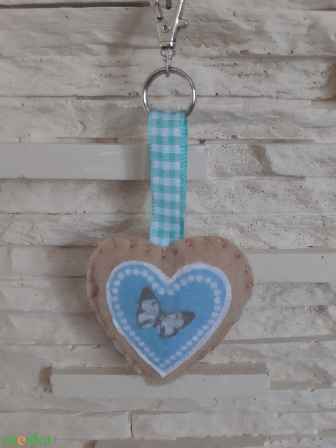 Filc mini szívecske kulcstartó barna és kék színárnyalatokban, felirattal - táska & tok - kulcstartó & táskadísz - kulcstartó - Meska.hu Filc mini szívecske kulcstartó barna és kék színárnyalatokban, felirattal - táska & tok - kulcstartó & táskadísz - kulcstartó - Meska.hu