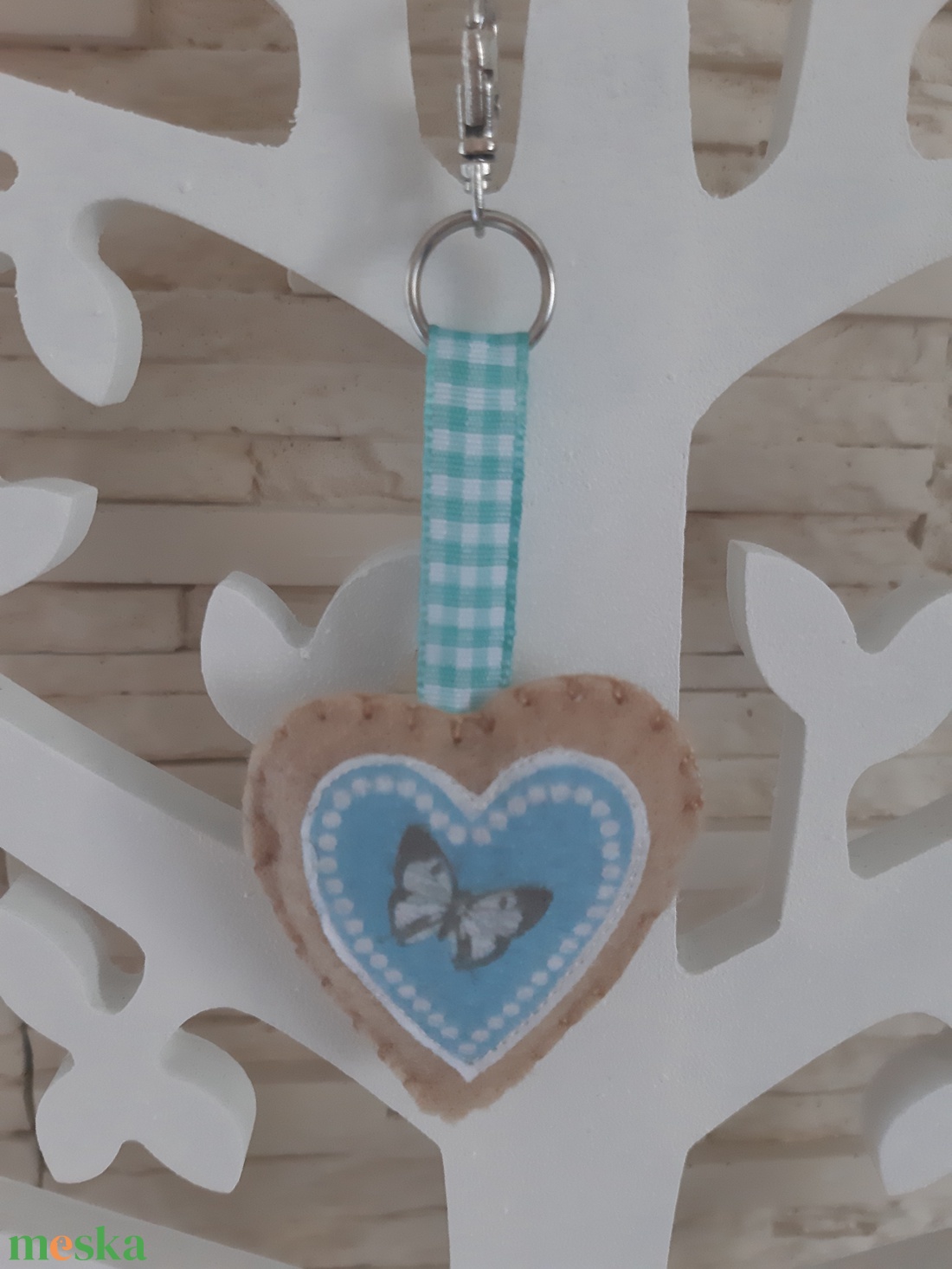 Filc mini szívecske kulcstartó barna és kék színárnyalatokban, felirattal - táska & tok - kulcstartó & táskadísz - kulcstartó - Meska.hu Filc mini szívecske kulcstartó barna és kék színárnyalatokban, felirattal - táska & tok - kulcstartó & táskadísz - kulcstartó - Meska.hu