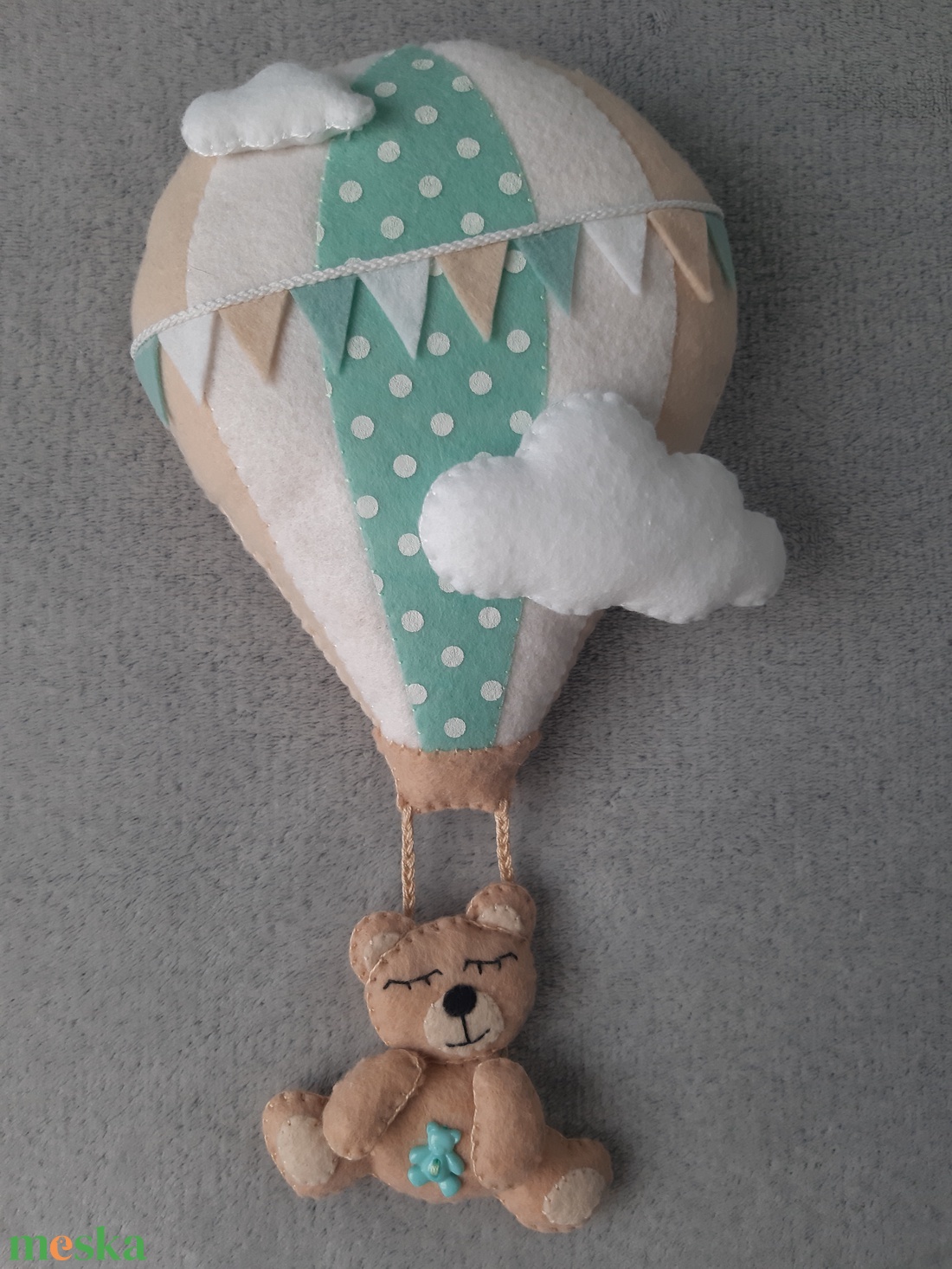 Babaszoba dekoráció - hőlégballonos maci (menta) - otthon & életmód - dekoráció - fali és függő dekoráció - falra akasztható dekor - Meska.hu Babaszoba dekoráció - hőlégballonos maci (menta) - otthon & életmód - dekoráció - fali és függő dekoráció - falra akasztható dekor - Meska.hu