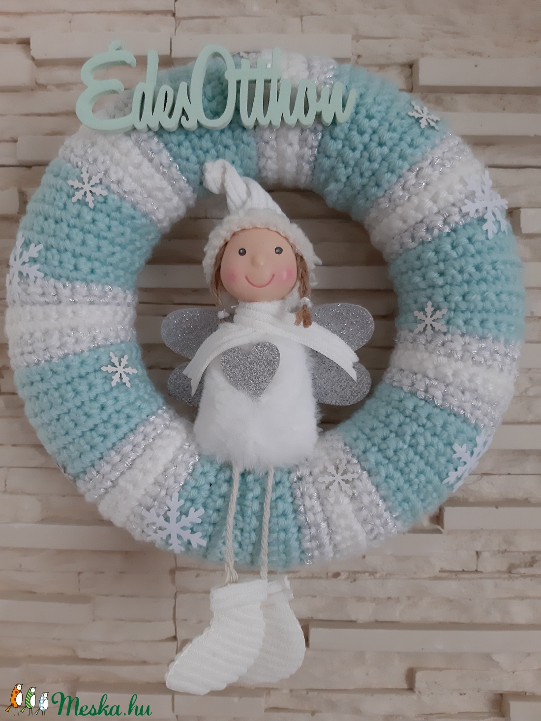 Téli, horgolt kopogtató pasztell színekben - angyalka menta és ezüst színvilágban - otthon & életmód - dekoráció - ajtó- és ablak dekoráció - ajtódísz & kopogtató - Meska.hu