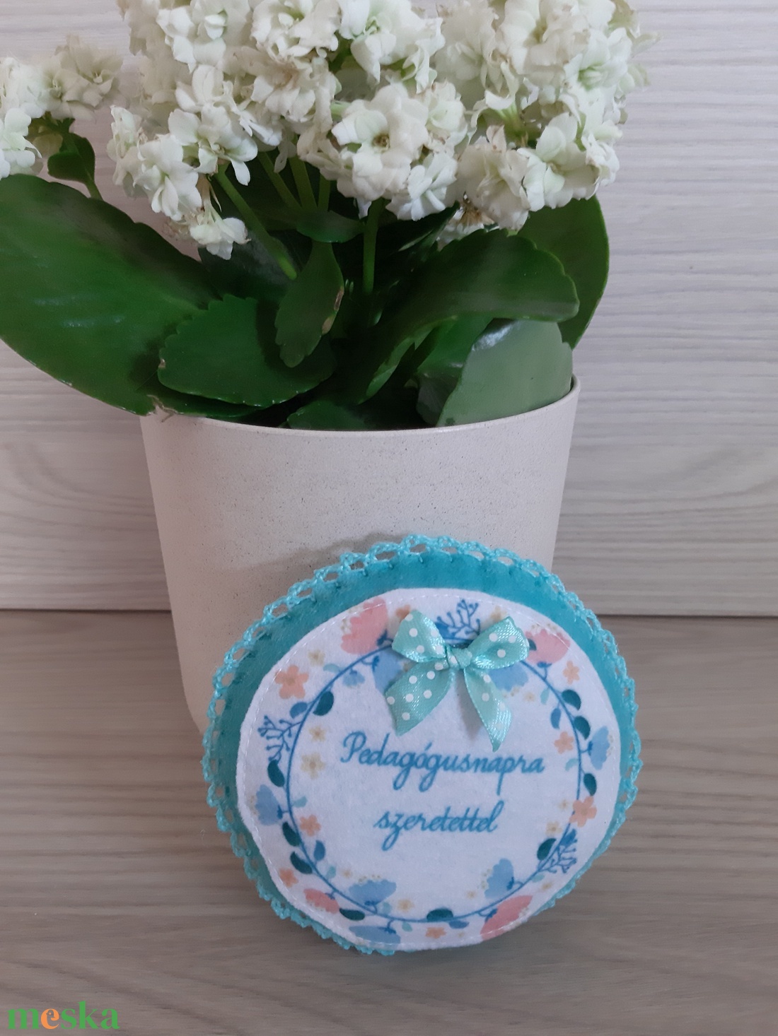 Pedagógusnapi ajándék - filc dísz - otthon & életmód - dekoráció - fali és függő dekoráció - falra akasztható dekor - Meska.hu