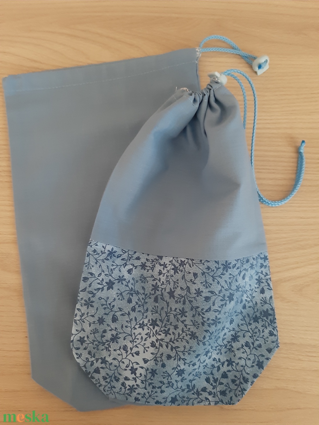 Bármitartó zsákocska szett - virágos, farmerkék színvilágban - táska & tok - bevásárlás & shopper táska - shopper, textiltáska, szatyor - Meska.hu