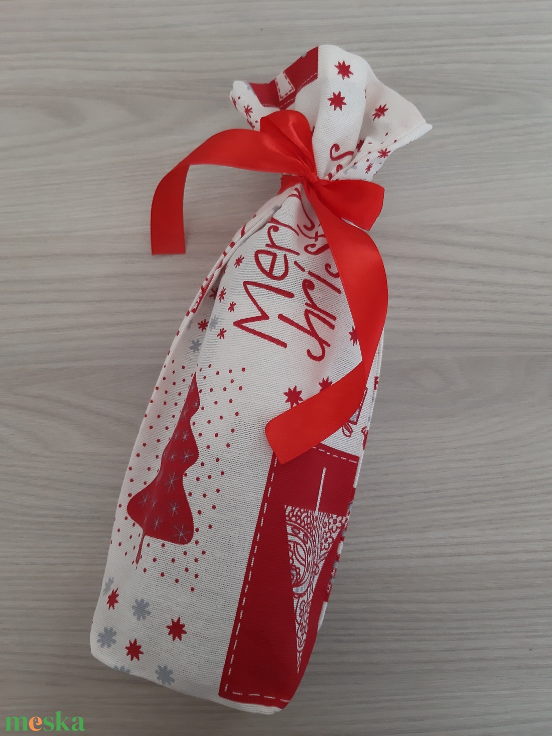 Boros, italos ajándékzsák - törtfehér alapon kari mintás - otthon & életmód - konyhafelszerelés, tálalás - tálalás - bortartó - Meska.hu