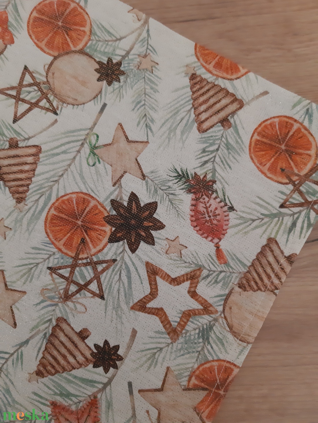 Ünnepi asztalközép, terítő - karácsonyi illatok, arany szállal szőve - otthon & életmód - konyhafelszerelés, tálalás - tálalás - terítő - Meska.hu