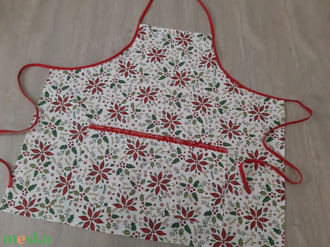 Ünnepi kötény hölgyeknek - mikulásvirág klasszikus ünnepi színvilágban - otthon & életmód - konyhafelszerelés, tálalás - konyhai textil - kötény - Meska.hu