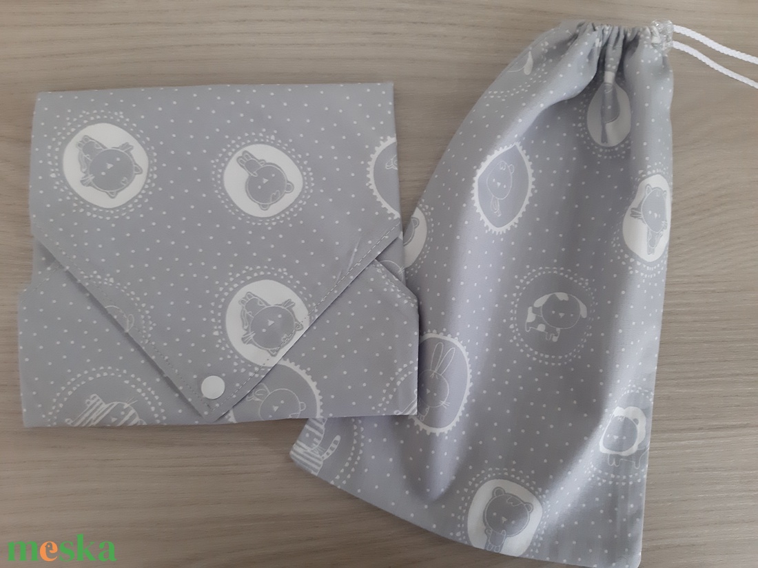 Prémium tízórais szett (2 db-os) gyerekeknek - állatkák, szürke színvilágban - otthon & életmód - konyhafelszerelés, tálalás - konyhai textil - szalvéta - Meska.hu