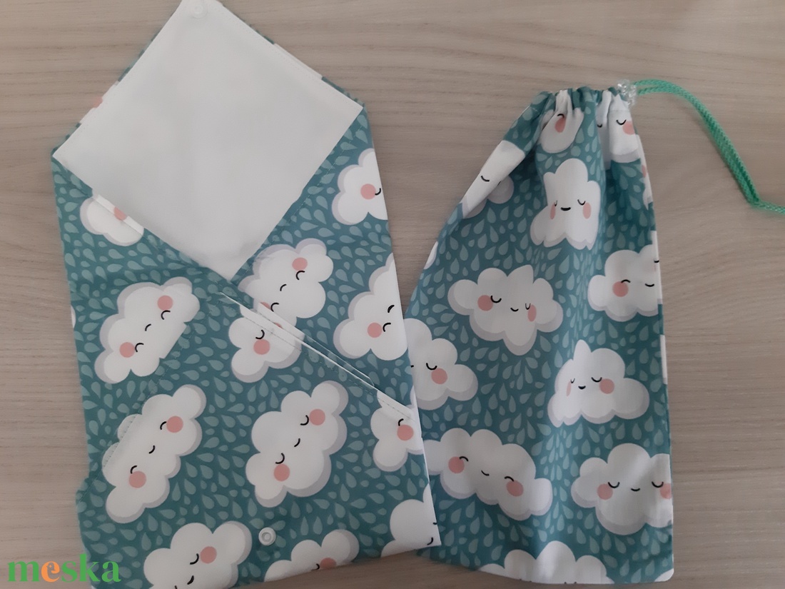 Prémium tízórais szett (2 db-os) gyerekeknek - felhős, türkiz színvilágban - otthon & életmód - konyhafelszerelés, tálalás - konyhai textil - szalvéta - Meska.hu Prémium tízórais szett (2 db-os) gyerekeknek - felhős, türkiz színvilágban - otthon & életmód - konyhafelszerelés, tálalás - konyhai textil - szalvéta - Meska.hu