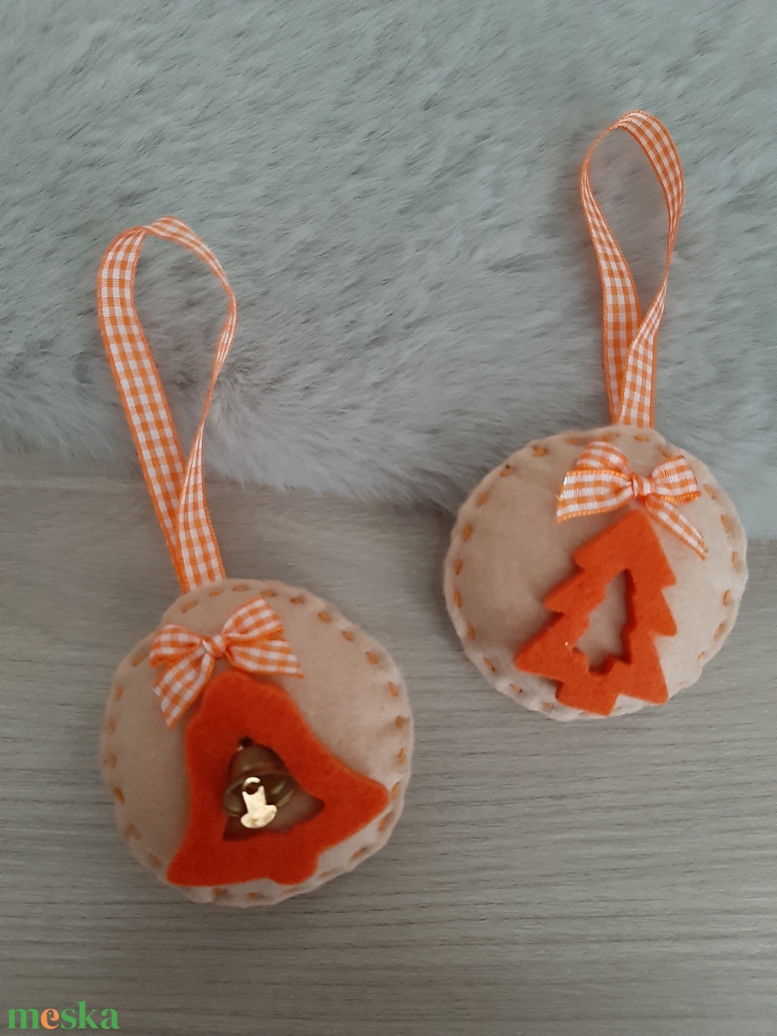 Filc karácsonyi dísz szett - natúr és narancssárga fenyőfa és harang - karácsony - karácsonyi lakásdekoráció - karácsonyfadíszek - Meska.hu