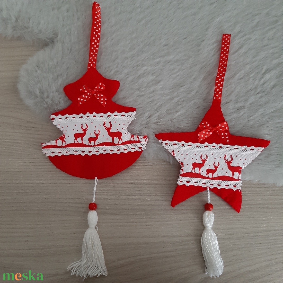 Filc téli duó - piros és fehér színvilágban, rénszarvasokkal - karácsony - karácsonyi lakásdekoráció - karácsonyfadíszek - Meska.hu