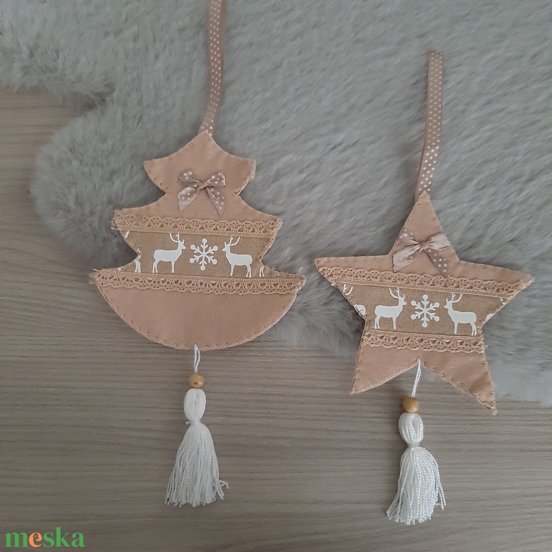 Filc téli duó - világosbarna és fehér színvilágban, rénszarvasokkal - karácsony - karácsonyi lakásdekoráció - karácsonyfadíszek - Meska.hu