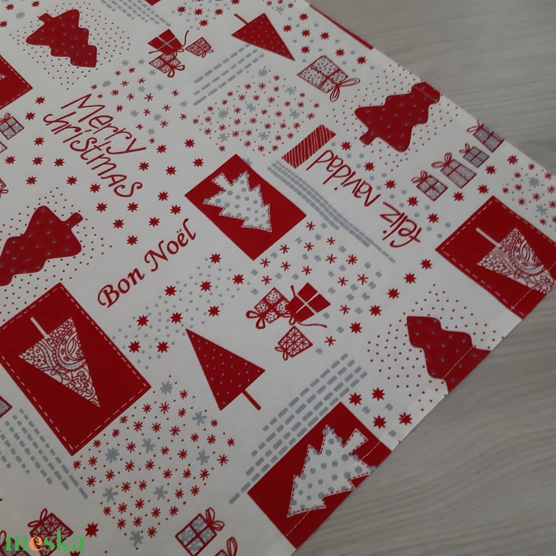 Ünnepi asztalközép, terítő - karácsonyi minta, fehér alapon - otthon & életmód - konyhafelszerelés, tálalás - tálalás - terítő - Meska.hu