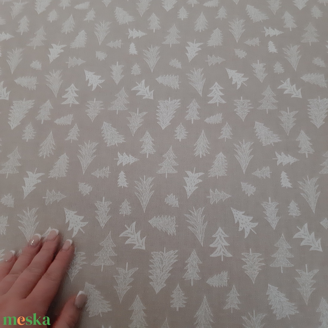 Ünnepi asztalközép, terítő - fehér fenyőerdő, natúr alapon - otthon & életmód - konyhafelszerelés, tálalás - tálalás - terítő - Meska.hu