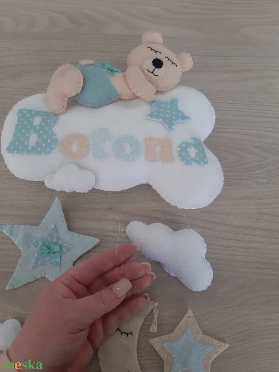 Egyedi babaszoba dekoráció - maci felhőn, név felirattal, egyedi elképzelések alapján - otthon & életmód - babaszoba, gyerekszoba - babaszoba dekoráció - Meska.hu Egyedi babaszoba dekoráció - maci felhőn, név felirattal, egyedi elképzelések alapján - otthon & életmód - babaszoba, gyerekszoba - babaszoba dekoráció - Meska.hu