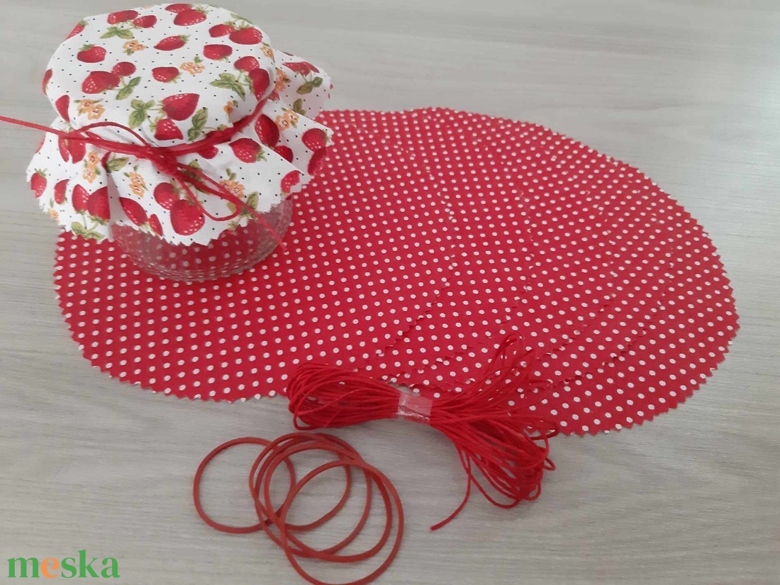 Befőttes tető szett - 5 db-os, piros alapon pötyis (eper) - otthon & életmód - konyhafelszerelés, tálalás - konyhai textil - edényfogó & edényfedő - Meska.hu Befőttes tető szett - 5 db-os, piros alapon pötyis (eper) - otthon & életmód - konyhafelszerelés, tálalás - konyhai textil - edényfogó & edényfedő - Meska.hu