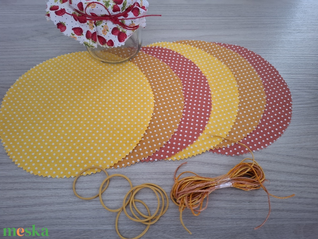 Befőttes tető szett - 6 db-os, sárga pötyis árnyalatok (barack) - otthon & életmód - konyhafelszerelés, tálalás - konyhai textil - edényfogó & edényfedő - Meska.hu Befőttes tető szett - 6 db-os, sárga pötyis árnyalatok (barack) - otthon & életmód - konyhafelszerelés, tálalás - konyhai textil - edényfogó & edényfedő - Meska.hu