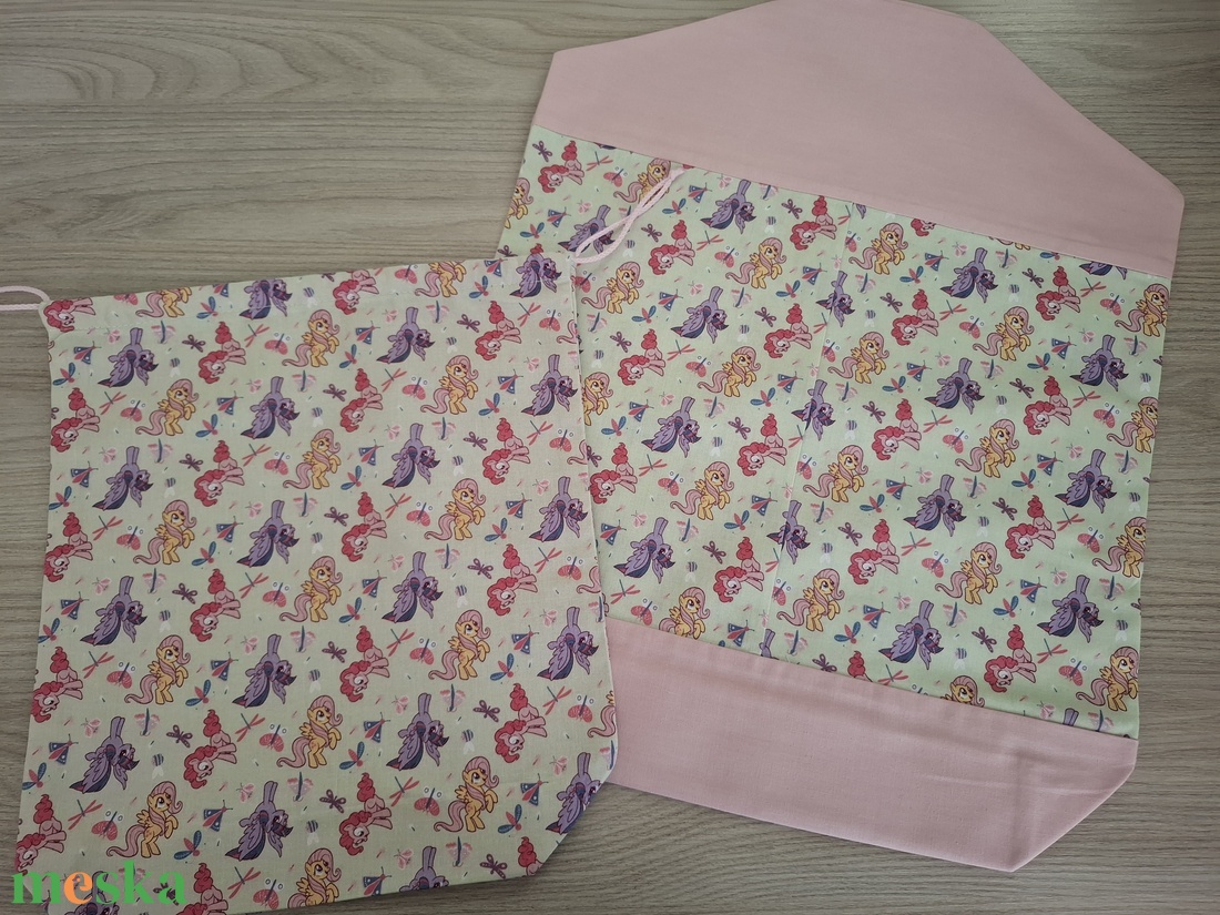 Ovis vagy bölcsis zsák és tornazsák szett csajoknak - My Little Pony, csajos színvilágban - játék & sport - ovis felszerelés - ovis szett (zsák és tornazsák) - Meska.hu Ovis vagy bölcsis zsák és tornazsák szett csajoknak - My Little Pony, csajos színvilágban - játék & sport - ovis felszerelés - ovis szett (zsák és tornazsák) - Meska.hu