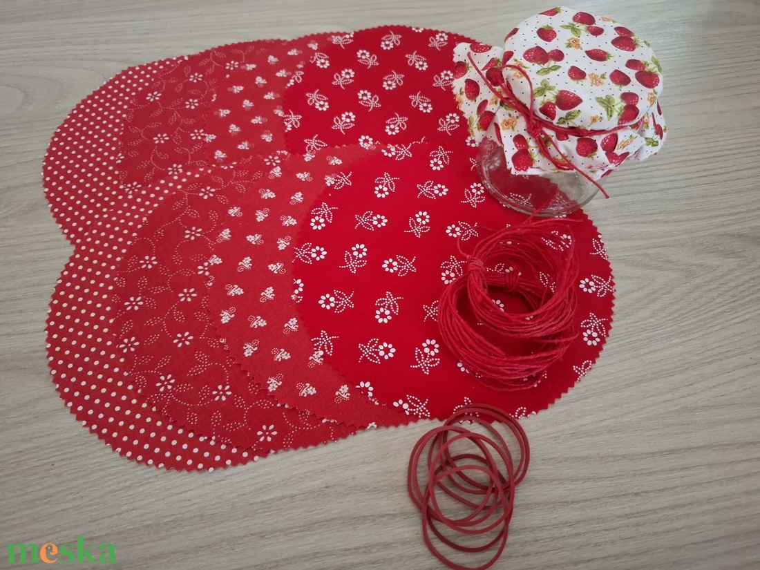 Befőttes tető szett - 8 db-os, piros variációk (eper) - otthon & életmód - konyhafelszerelés, tálalás - konyhai textil - edényfogó & edényfedő - Meska.hu Befőttes tető szett - 8 db-os, piros variációk (eper) - otthon & életmód - konyhafelszerelés, tálalás - konyhai textil - edényfogó & edényfedő - Meska.hu