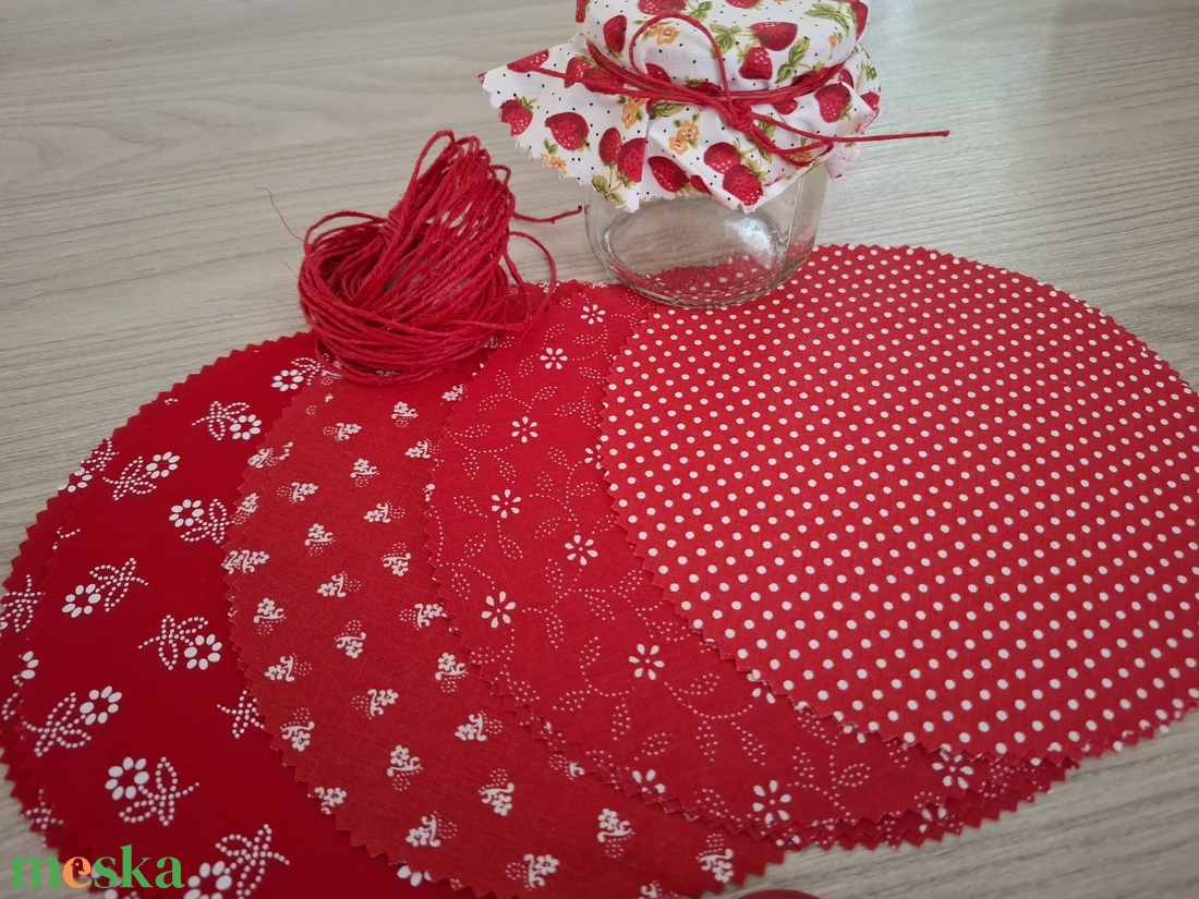 Befőttes tető szett - 8 db-os, piros variációk (eper) - otthon & életmód - konyhafelszerelés, tálalás - konyhai textil - edényfogó & edényfedő - Meska.hu Befőttes tető szett - 8 db-os, piros variációk (eper) - otthon & életmód - konyhafelszerelés, tálalás - konyhai textil - edényfogó & edényfedő - Meska.hu