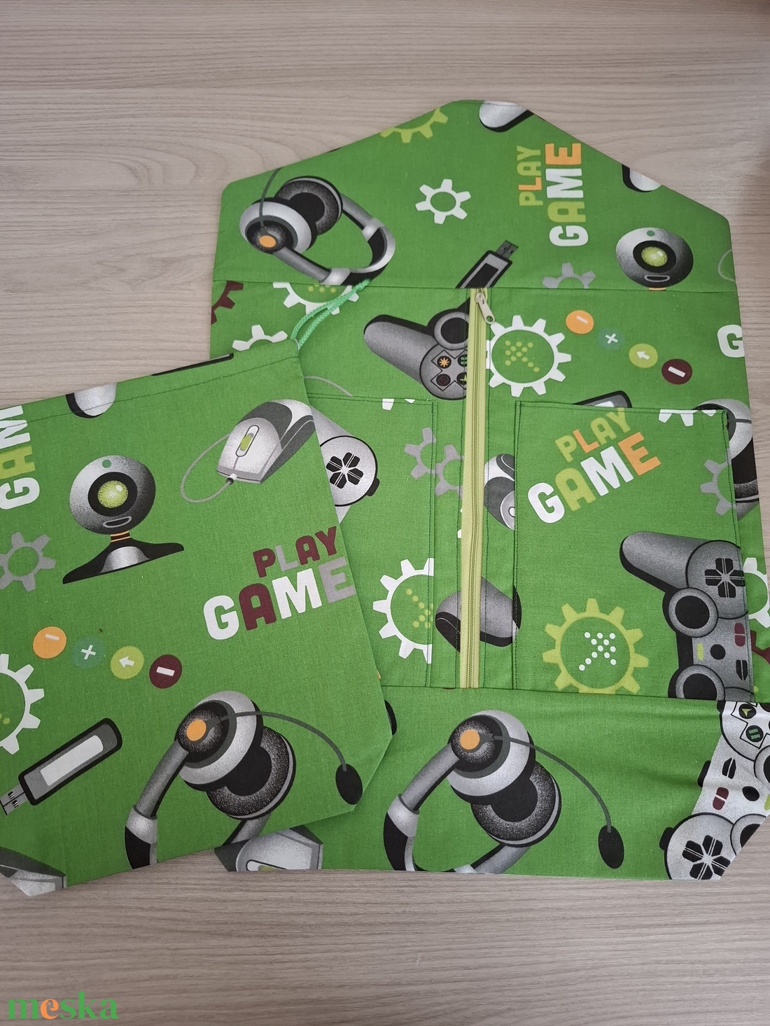 Ovis vagy bölcsis zsák és tornazsák szett kispasiknak - gamer, zöld színvilágban - játék & sport - ovis felszerelés - ovis szett - Meska.hu