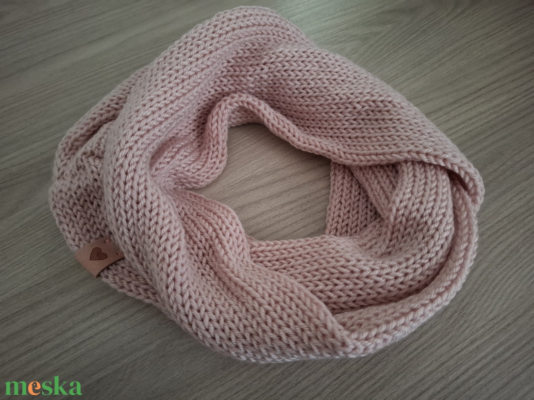 Kötött csősál puha fonalból - pasztell rózsaszín - ruha & divat - sál, sapka, kendő - sál - Meska.hu Kötött csősál puha fonalból - pasztell rózsaszín - ruha & divat - sál, sapka, kendő - sál - Meska.hu