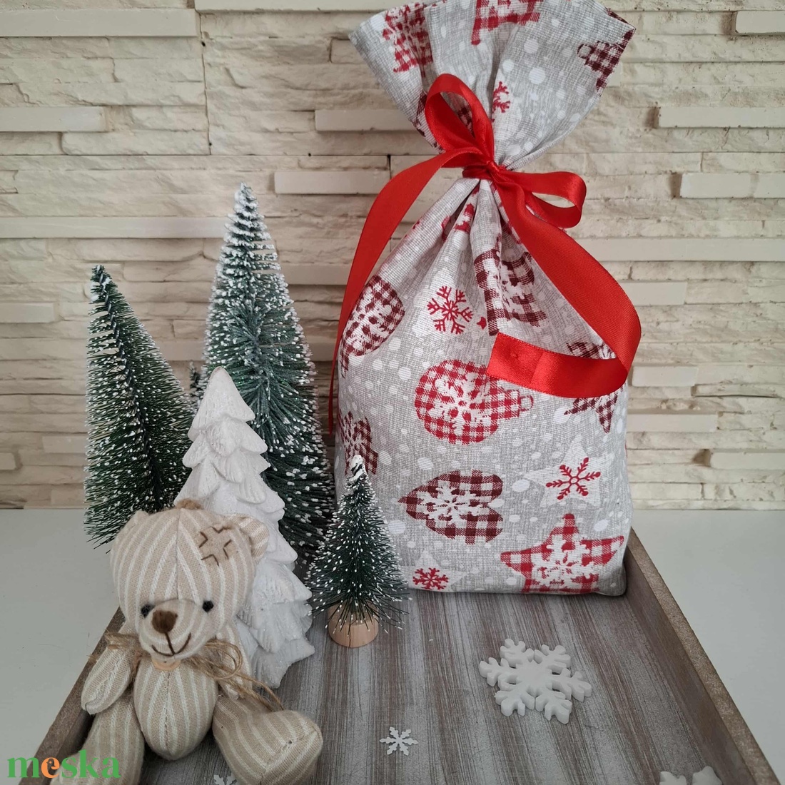 Mikulás zsák - hóesés, karácsonyi díszekkel - karácsony - mikulás - mikulás zsák - Meska.hu