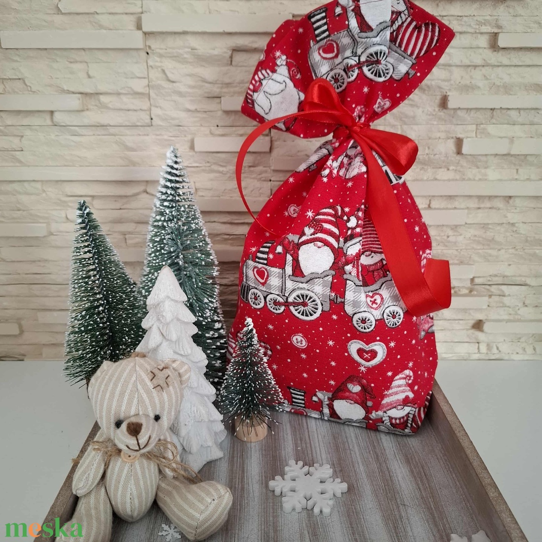 Mikulás zsák - vonatozó manók, piros - karácsony - mikulás - mikulás zsák - Meska.hu