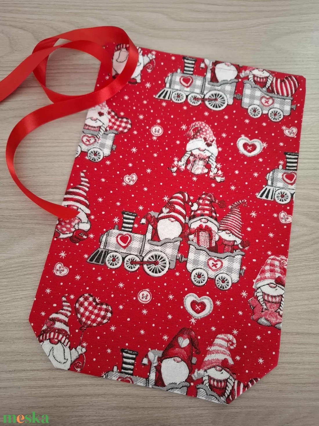 Mikulás zsák - vonatozó manók, piros - karácsony - mikulás - mikulás zsák - Meska.hu