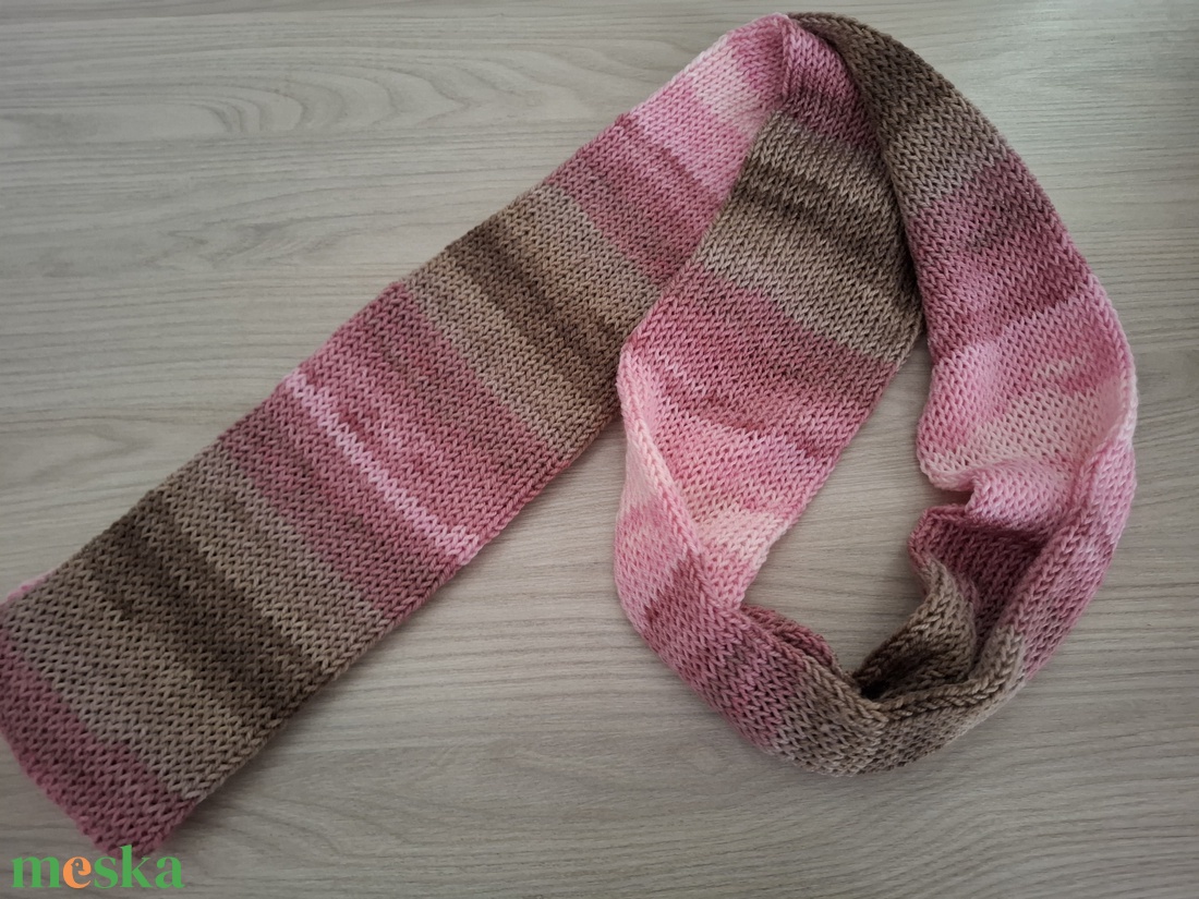Kötött csősál batikolt fonalból - őszirózsa  - ruha & divat - sál, sapka, kendő - sál - Meska.hu
