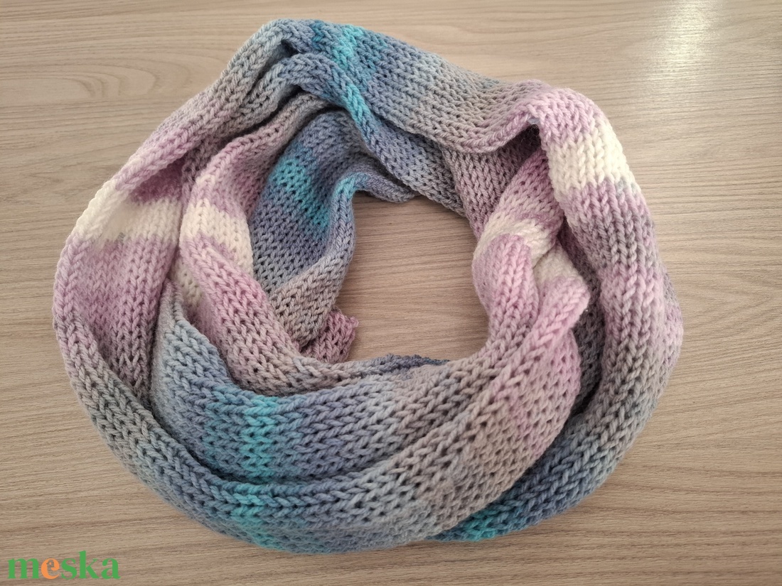 Kötött csősál batikolt fonalból - jégkirálynő (lilás és kékes árnyalatok) - ruha & divat - sál, sapka, kendő - sál - Meska.hu