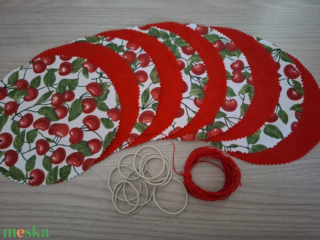 Befőttes tető szett - 10 db-os, meggyes és piros variáció (meggy, cseresznye) - otthon & életmód - konyhafelszerelés, tálalás - konyhai textil - edényfogó & edényfedő - Meska.hu