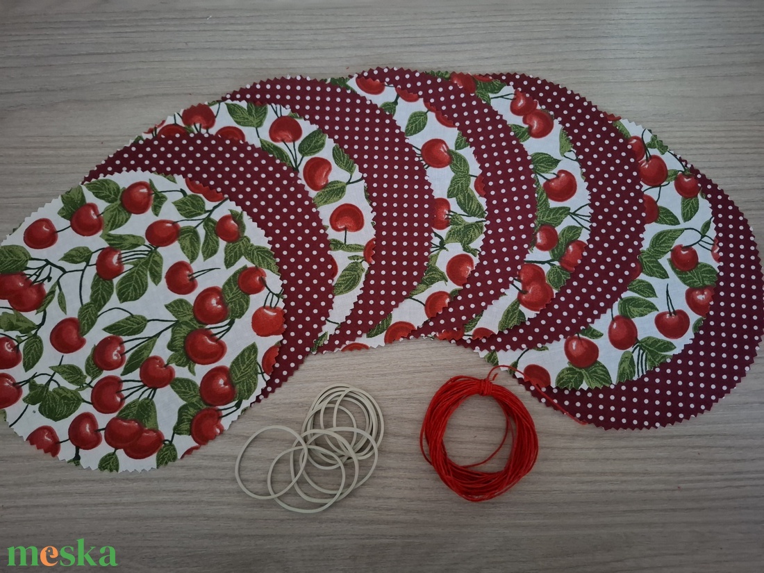 Befőttes tető szett - 10 db-os, meggyes és bordó pöttyös variáció (meggy, cseresznye) - otthon & életmód - konyhafelszerelés, tálalás - konyhai textil - edényfogó & edényfedő - Meska.hu