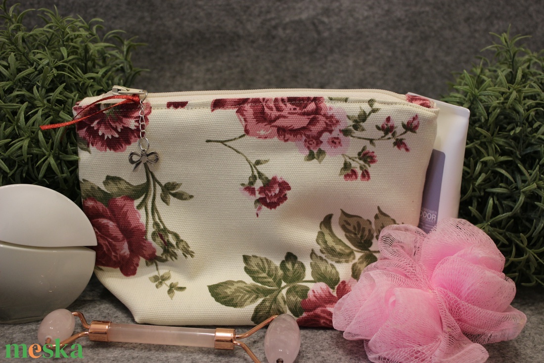 Neszesszer 'Rose' - L (sminktartó) - táska & tok - neszesszer - Meska.hu