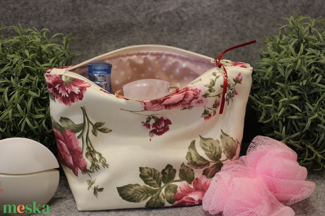 Neszesszer 'Rose' - L (sminktartó) - táska & tok - neszesszer - Meska.hu