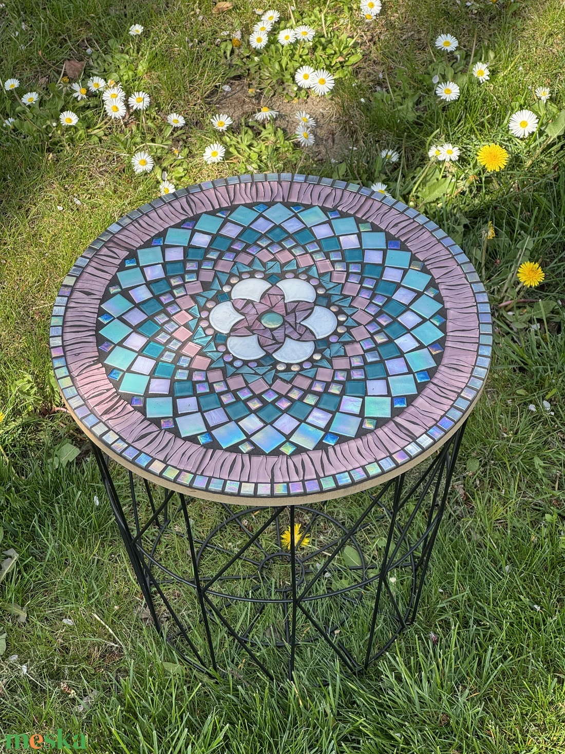 Színes kisasztal, pasztell, mandala mintával, - otthon & életmód - bútor - asztal - Meska.hu Színes kisasztal, pasztell, mandala mintával, - otthon & életmód - bútor - asztal - Meska.hu