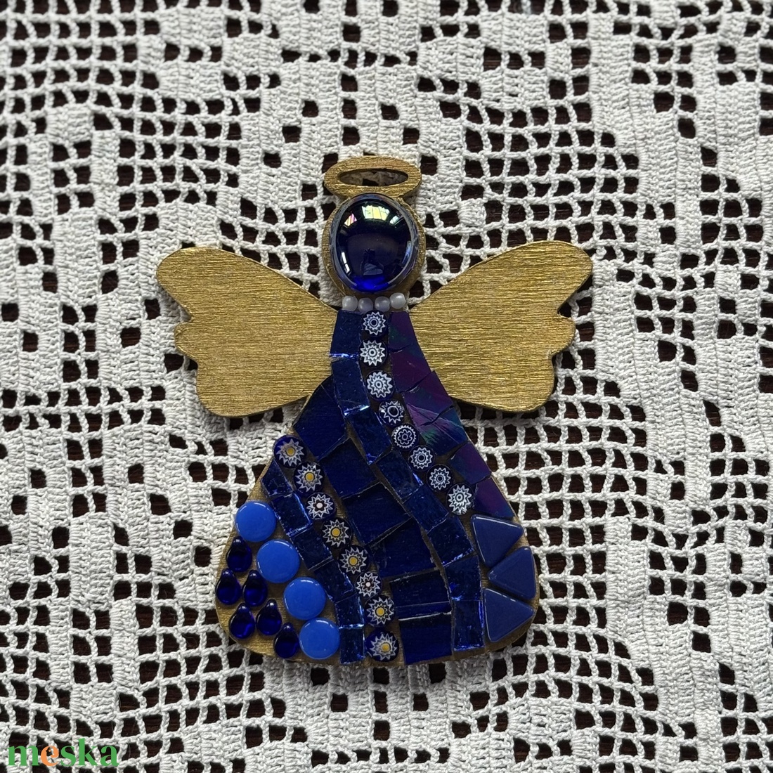 Arany-kék angyalka fa alapon. 10x8 cm - karácsony - karácsonyi lakásdekoráció - karácsonyfadíszek - Meska.hu
