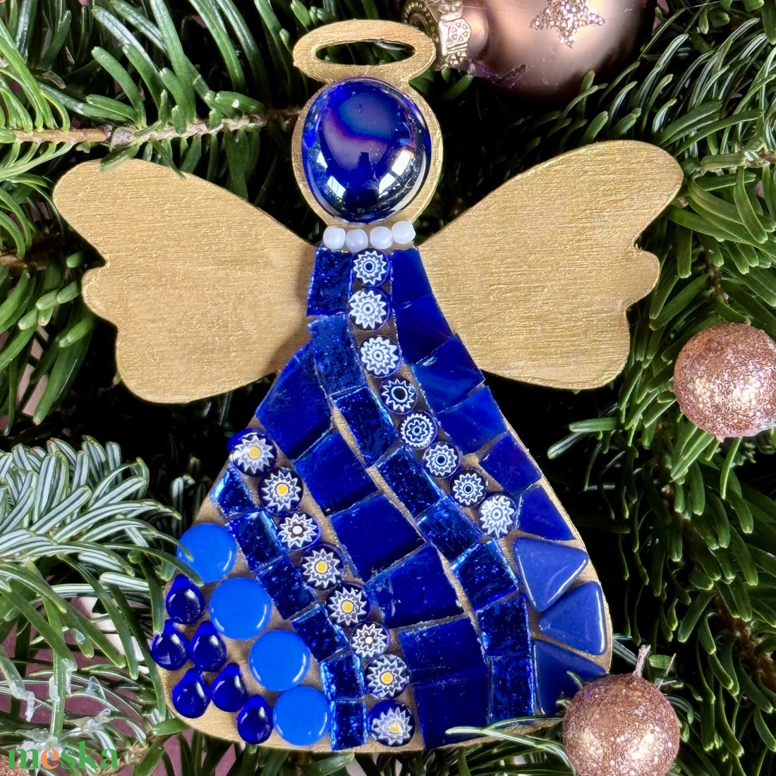 Arany-kék angyalka fa alapon. 10x8 cm - karácsony - karácsonyi lakásdekoráció - karácsonyfadíszek - Meska.hu