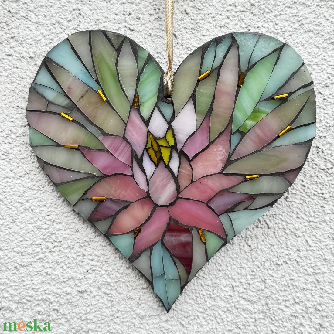 mozaik szív, tavirózsa, üveggel és gyönggyel - otthon & életmód - dekoráció - kép & falikép - mozaik kép - Meska.hu