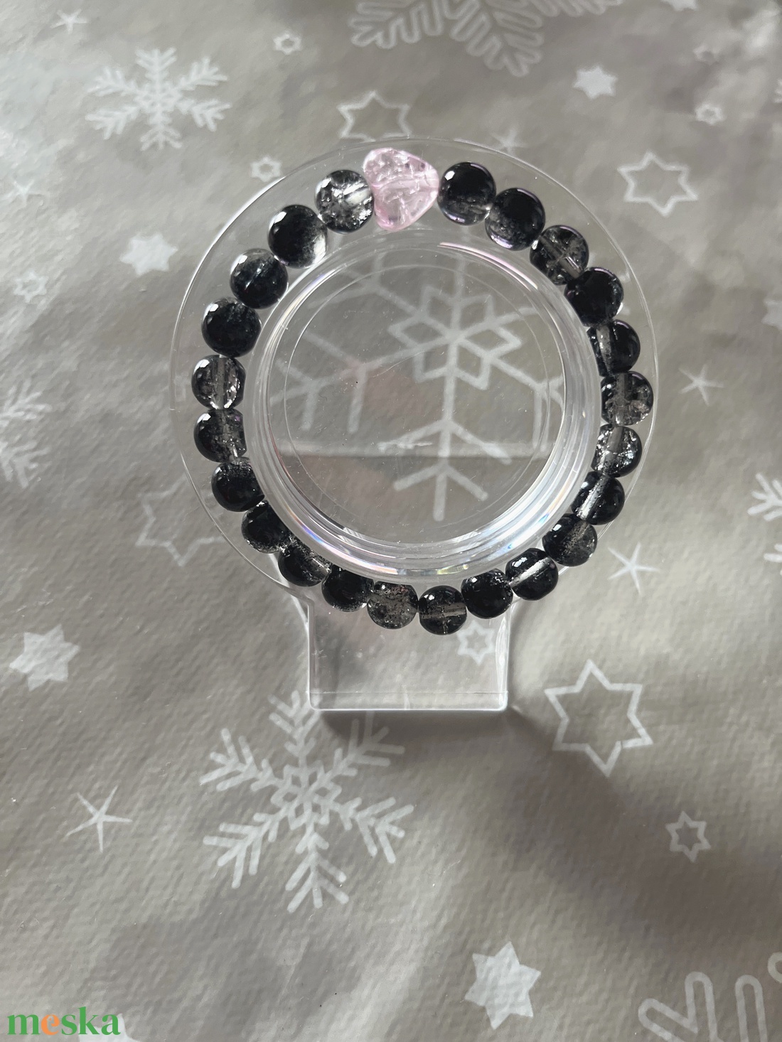 Fekete üveggyöngy karkötő - szívvel - ékszer - karkötő - gyöngyös karkötő - Meska.hu