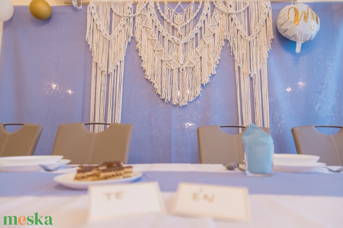 Makramé boldogságkapu, köszönőajándékkal - esküvő - dekoráció - helyszíni dekor - Meska.hu