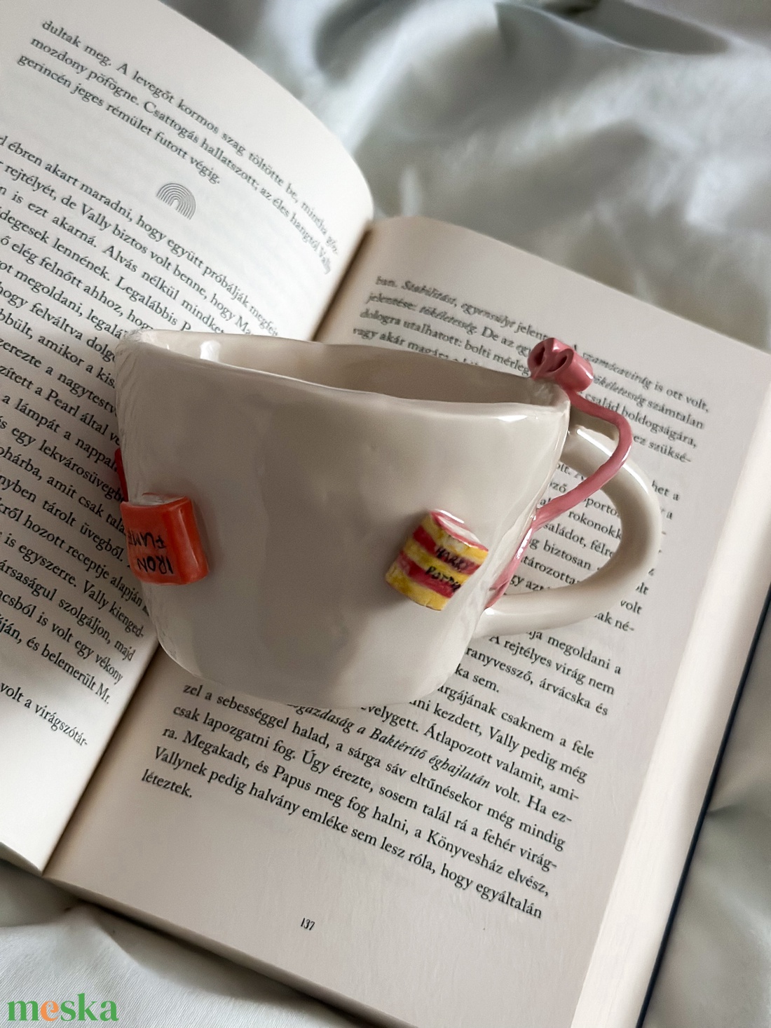 Könyvmoly bögre - otthon & életmód - konyhafelszerelés, tálalás - tálalás - bögre & csésze - Meska.hu