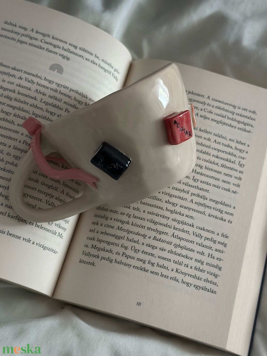 Könyvmoly bögre - otthon & életmód - konyhafelszerelés, tálalás - tálalás - bögre & csésze - Meska.hu