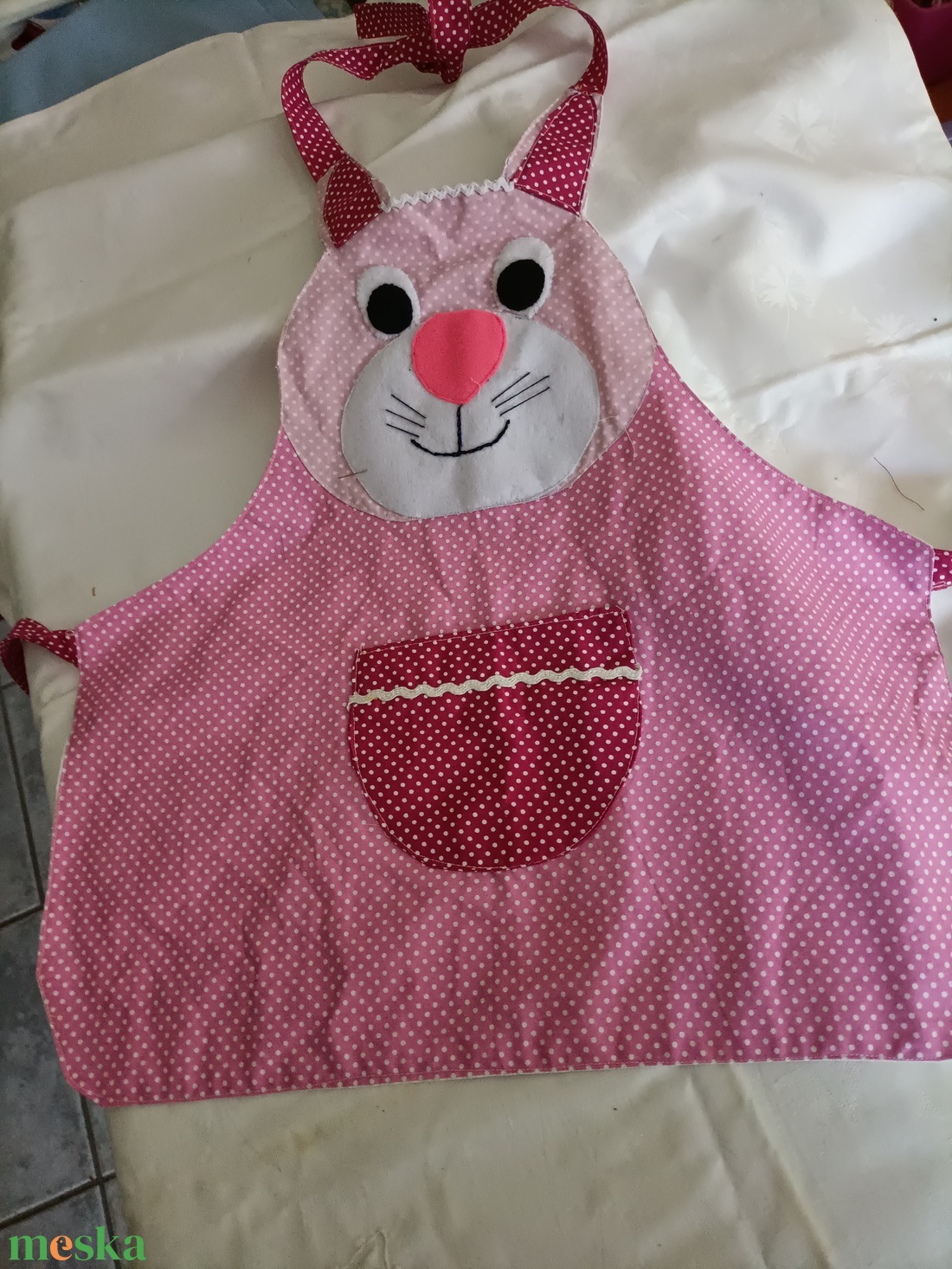 Nyuszis kötény - otthon & életmód - konyhafelszerelés, tálalás - konyhai textil - kötény - Meska.hu