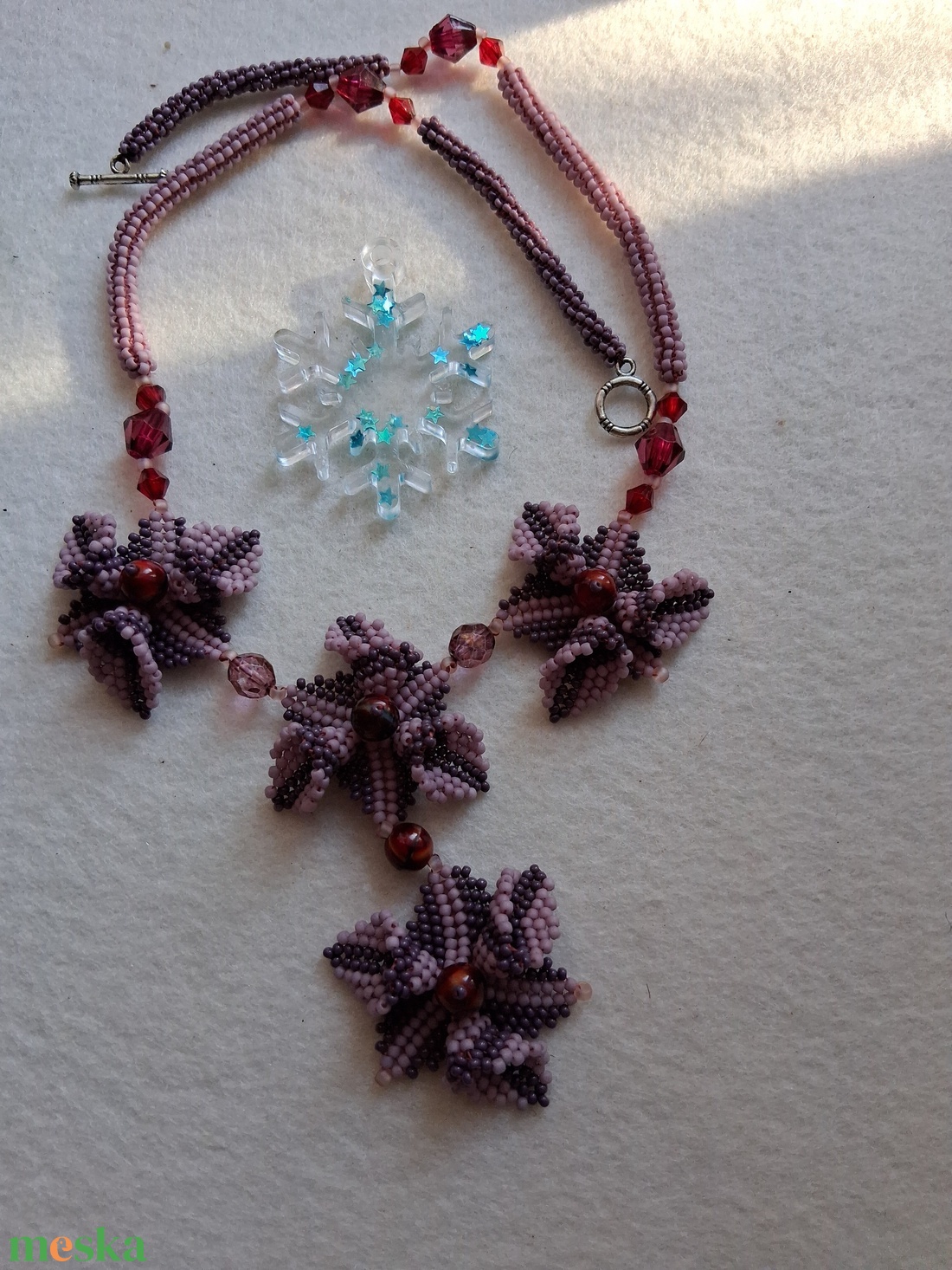 Elegáns virágos gyöngyfűzött nyaklánc - ékszer - nyaklánc - hosszú nyaklánc - Meska.hu