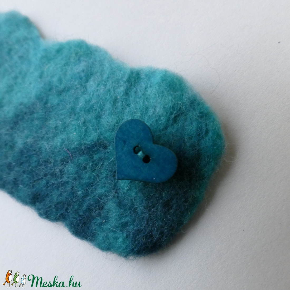 Türkiz lélekmelegítő- nemezelt karpánt, karkötő, csuklómelegítő - ékszer - karkötő - széles karkötő - Meska.hu